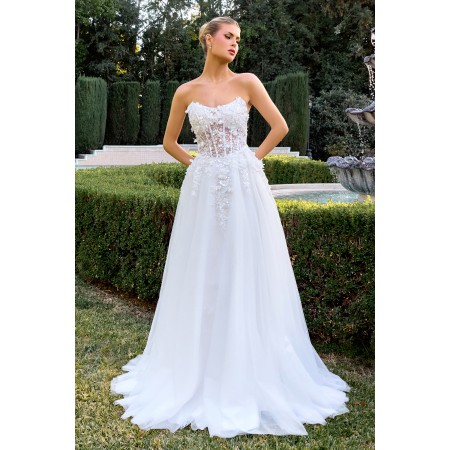C174W by La Divine - Radiating romance, this airy A-line gown