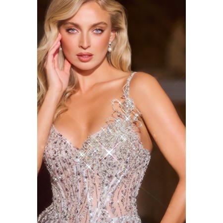 CC0329 by La Divine - Make a lasting impression in this