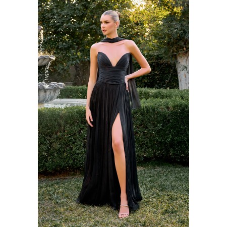 CD410 by La Divine - Designed for effortless elegance, this gown