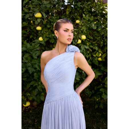 CD415 by La Divine - Romantic and refined, this one-shoulder gown