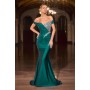 CD667 by La Divine - This showstopping fitted gown captures classic