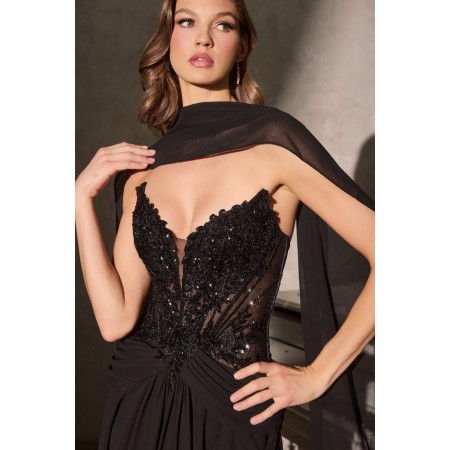 CD673 by La Divine - Designed to captivate, this gown features