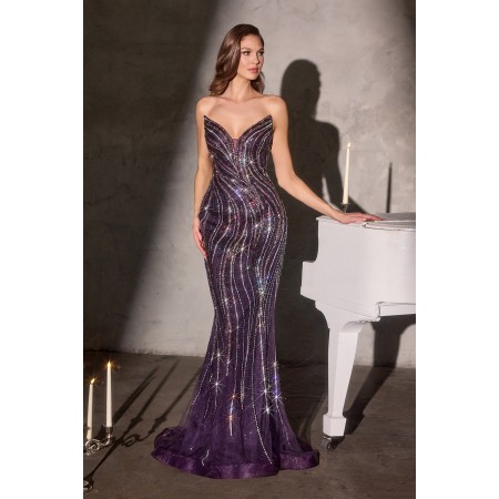 CD674 by La Divine - Radiating elegance from every angle, this