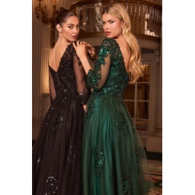 J883 by La Divine - This elegant ball gown features a